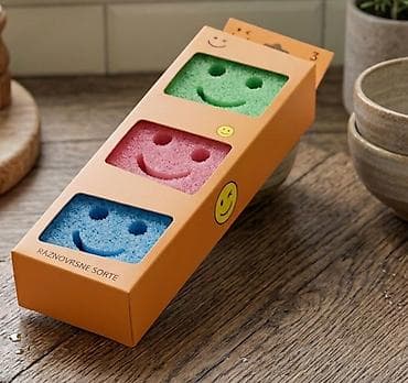 Set od 3 kuhinjske sunđera u boji – zelena, roze i plava – u obliku