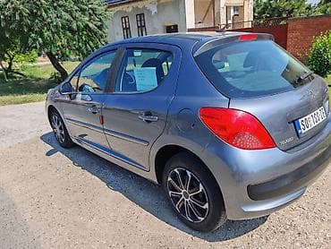 polovni delovi za mercedes: Peugeot 207 – hečbek, benzin (model sa prednjom maskom sa lavom i — 2