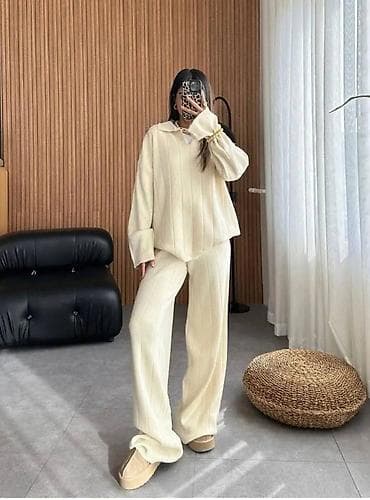 Donji veš: Ženski pleteni komplet – džemper i pantalone u krem/bež boji. - — 1