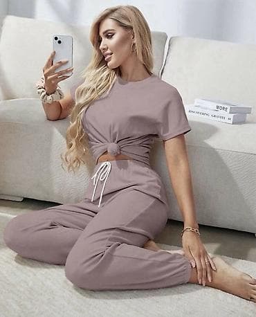 pull and bear komplet: Komplet
Cena 2300
Uni vel.
V17 — 3