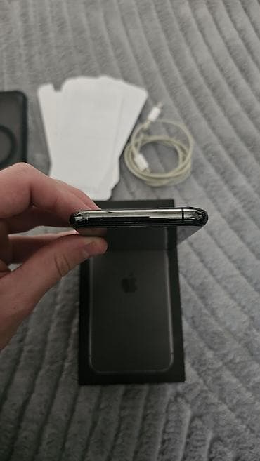 polovni laptopovi do 200 evra: Apple iPhone 11 Pro sa dodatnom opremom - Model: iPhone 11 Pro — 6
