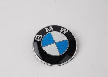 imt 506 ulje u menjacu: BMW logo-amblem aluminijum-plastika. U ponudi imam dve dimenzije; 74 — 1