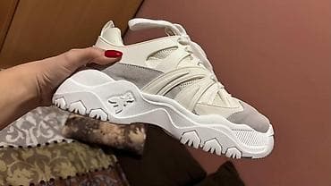 Donji delovi trenerke: Patike 36.5 Nove obuvane dva puta — 5