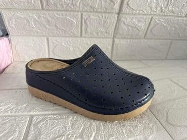 crocs zenske klompe: 36-41
1500din — 16