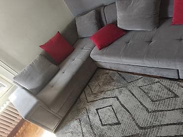 prodajem komodu: Velika ugaona garnitura ispod cene!Na prodaju ugaona garnitura (desni — 3