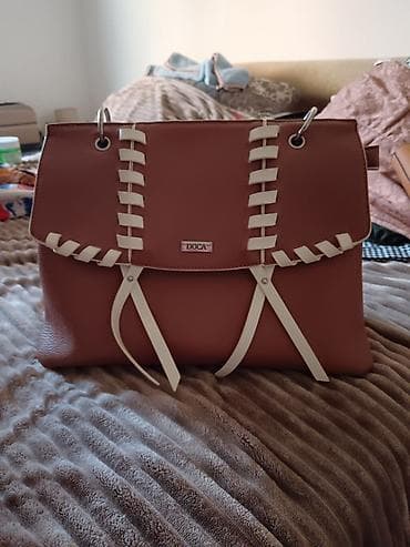 DOCA ženska torba preko ramena - Model: torba sa preklopom - Boja