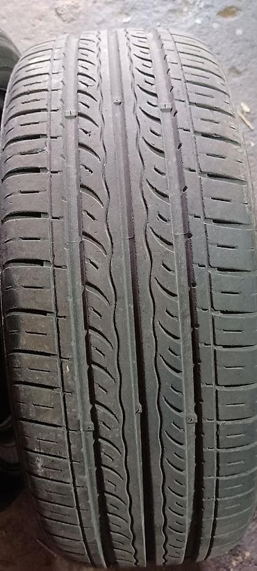 polovne garaze za auto: Auto gume,dve su letnje,par i jedna zimska,cena za sve tri — 8