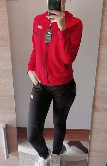 exit trenerke: Zenske komplet trenerke 
Samo 3400 din
Likra
Vel M, L, XL, XXL — 1