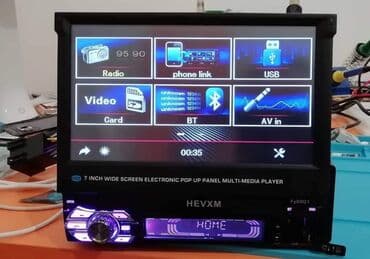 auto audi: 12500din 1. Uvlačivi ekran: 7-inčni ekran se može električno iskočiti — 4