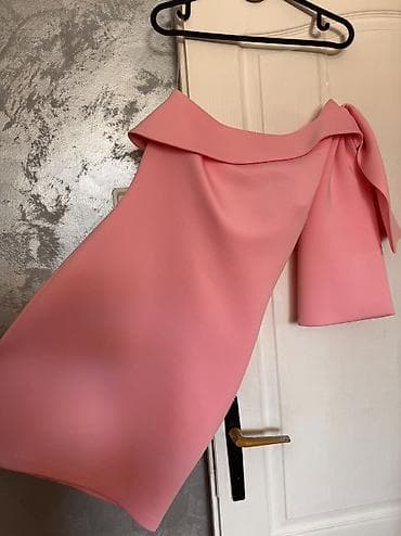 Kućna odeća: Savrsena baby pink haljina placena 7500 rsd
potpuno novo — 2