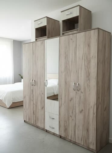 Garderober petokrilac i nocni stocici za spavacu sobu 200x200 Moguca