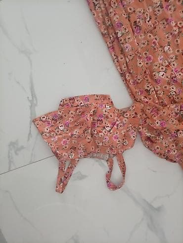Dvodelni set – cvetni top i suknja + uska suknja od eko-kože - Cvetni