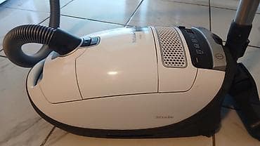 zepter kula: 🦋Miele 8360🦋 💨 Vrlo jaka usisna snaga – efikasno uklanja prašinu i — 2