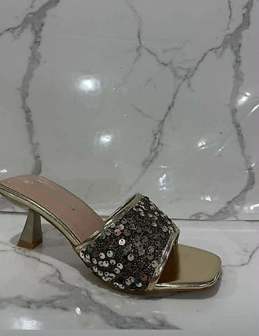 Mokasine: Klompa sandale
36-41
2800 din 💥
OR💥 — 4