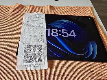 Xiaomi 8 pro tablet star 2 meseca kupljen u gigatronu,imam racun i