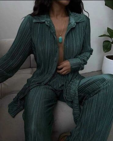 Overalls: Najtrazeniji i najudobnàiji plisirani komplet
S M L Xl 2Xl — 3