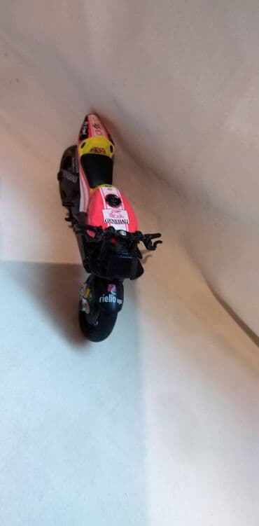 principi ekonomije za prvi razred pdf: Motor Ducati Generali, nekompletan — 2