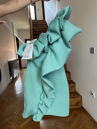 PS Fashion ženska haljina – model s upečatljivim volanima - Brend na lalafo.rs PS Fashion ženska haljina – model s upečatljivim volanima - Brend