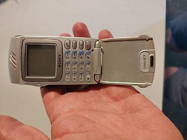 sony linija: Sony CMD-Z7 preklopni mobilni telefon, kao nov, baterija nova, radi na — 3