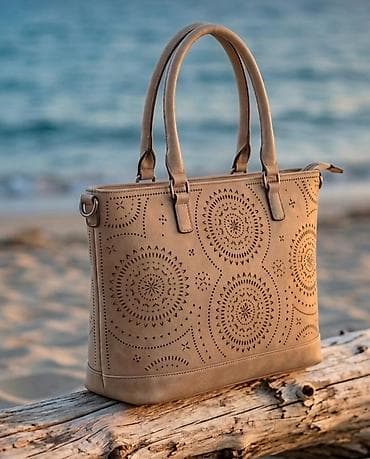 Elegantna ženska torba – bež/peščana nijansa - Materijal: veštačka na lalafo.rs Elegantna ženska torba – bež/peščana nijansa - Materijal: veštačka
