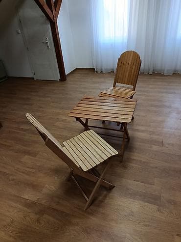 Prodajem baštenski drveni sto i dve stolice, do sada nekorišćene