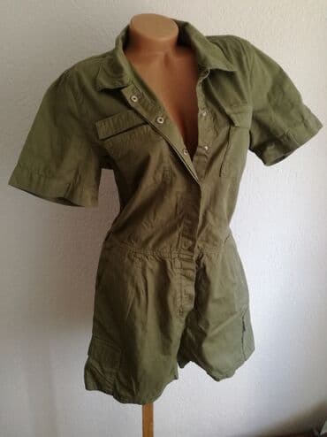 Kao nov kombinezon,velicina L.
Nema elastina,ima dzepove