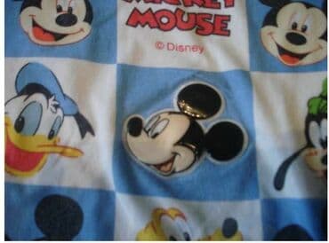 šaim se majice: Originalna Disney majica,kao nova, i prilicno skupo placena. Na njoj — 2