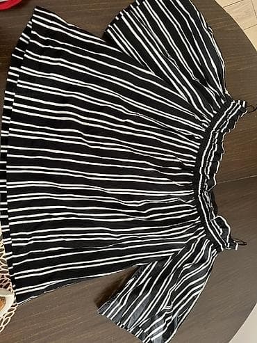 Crno-bela bluza sa prugama H&M na lalafo.rs Crno-bela bluza sa prugama H&M