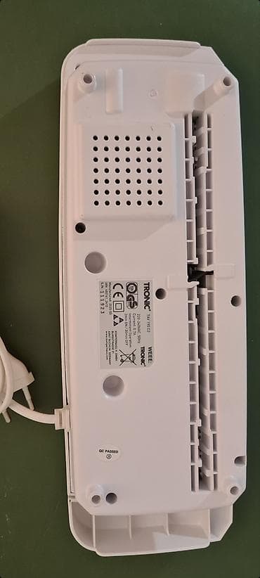 tosteri za hleb: ☆ Prodajem kao nov Tronic TAV 190 C2, seckalica za papir. - Vrlo — 2