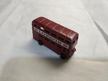 5 centi u dinarima: Autobus London Dabldeker,metalni 4,5 cm.China,izgreban — 1