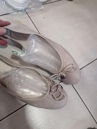 Bež baletanke sa ukrasnom mašnom. Elegantne i udobne, idealne za na lalafo.rs Bež baletanke sa ukrasnom mašnom. Elegantne i udobne, idealne za
