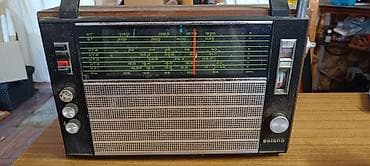 Prijenosni tranzistorski radio Selena. Bez poklopca za bateriju. -