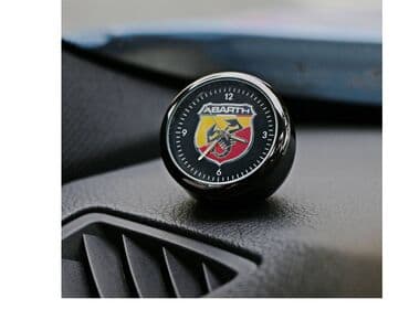 sipeta cacak gume: Sat za automobil - ABARTH Sat sa logom ABARTH-a. Izuzetno lep detalj — 1