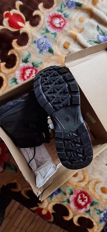 armani muska torbica: Crne taktičke/planinarske čizme, broj 41. - Visoki model sa ojačanim — 1