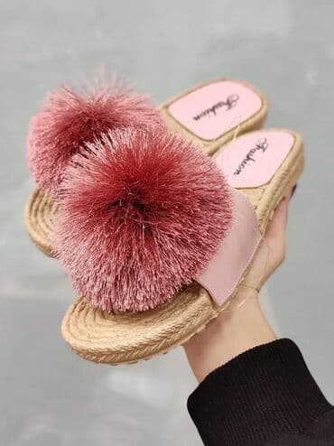 najk papuče: 2 za 1400 dinara
Pitati za brojeve (2 broja manji su) — 1