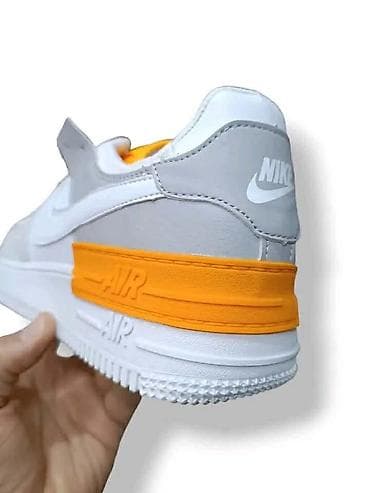 calvin klein patike bele: Nike Air Force 1 Low – bele patike sa sivim panelima i narandžastim — 3