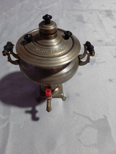 Umetnost i kolekcionarstvo: Ruski Samovar ocuvan napravljen 1966 godine vidi se od ispod sliko — 2