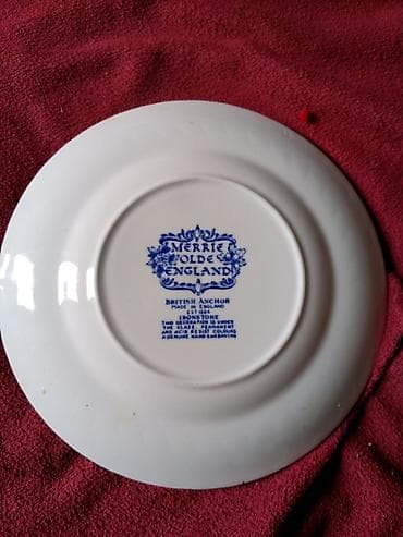 radna bunda: Set od 2 dekorativna tanjira – “Merrie Olde England” (British Anchor — 4