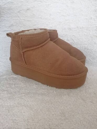 kozne cizme novi sad: Čizme, UGG, 39 — 3