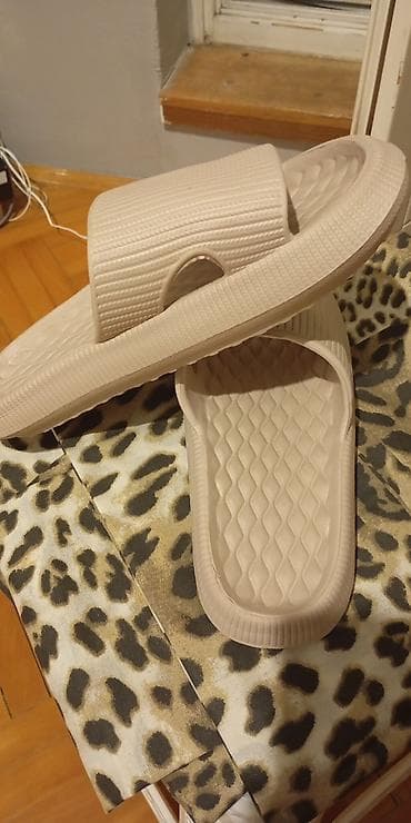 pull and bear srbija: Dve vrste obuće: 1) Zimske slip-on patike/čizme - Crna vodoodbojna — 9