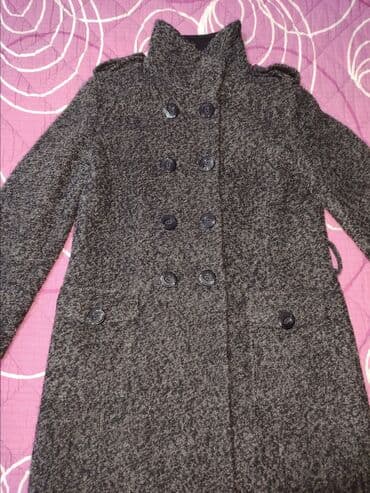 Ženski zimski kaput u sivom meliranom tvidu. - Kroj: dvoredno na lalafo.rs Ženski zimski kaput u sivom meliranom tvidu. - Kroj: dvoredno