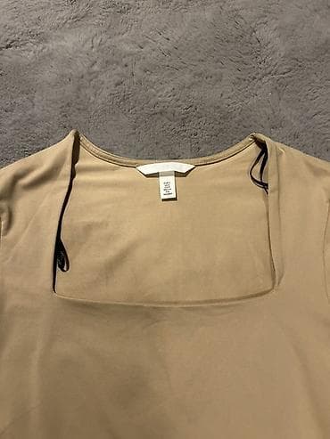 helly hansen majice: Ženska majica sa kvadratnim izrezom – H&M
Nova, veličina je S — 3