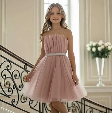 Predivna, elegantna i lepršava svečana haljina u nežnoj puder roze na lalafo.rs Predivna, elegantna i lepršava svečana haljina u nežnoj puder roze