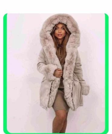 Parka 
S i XL
Cena 4.900 dinara