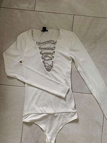 Lične stvari: Prelep bodi sa izrezom novo bez etikete s m velicine — 4