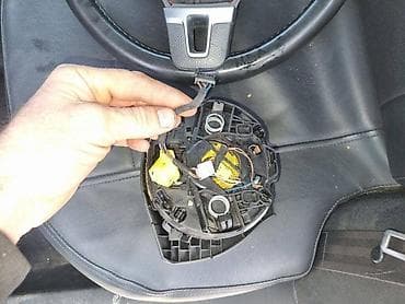 faruri bi xenon passat b6: VOLAN I AIRBEG SA MF KOMANDAMA ZA VOLKSWAGEN GOLF 6, PASSAT B7, PASSAT — 2