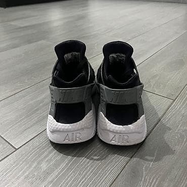 jordanke 1: Nike Air Huarache   Stanje: Kao nove samo prošetane  Velicina: 44- — 6