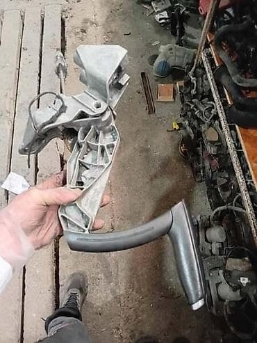 RUCICA RUCNE ZA AUDI A3 OD 2004. DO 2009. GOD. | rucica rucne za na lalafo.rs RUCICA RUCNE ZA AUDI A3 OD 2004. DO 2009. GOD. | rucica rucne za