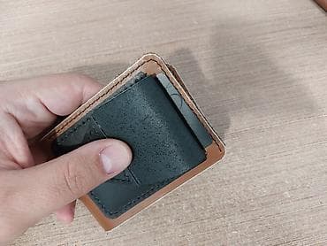 bani u dinare: Minimalistički manji muški novčanik - Ručno šiven, kombinacija — 4