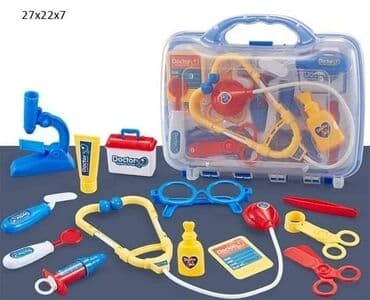 Doktor set u koferu 
Cena 1599 dinara